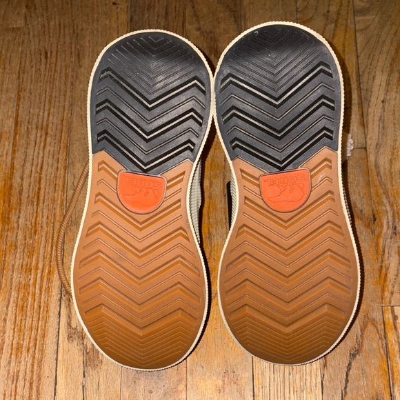 Sorel Brown and Black Winter Boots with Shearling Lining - Picture 7 of 11